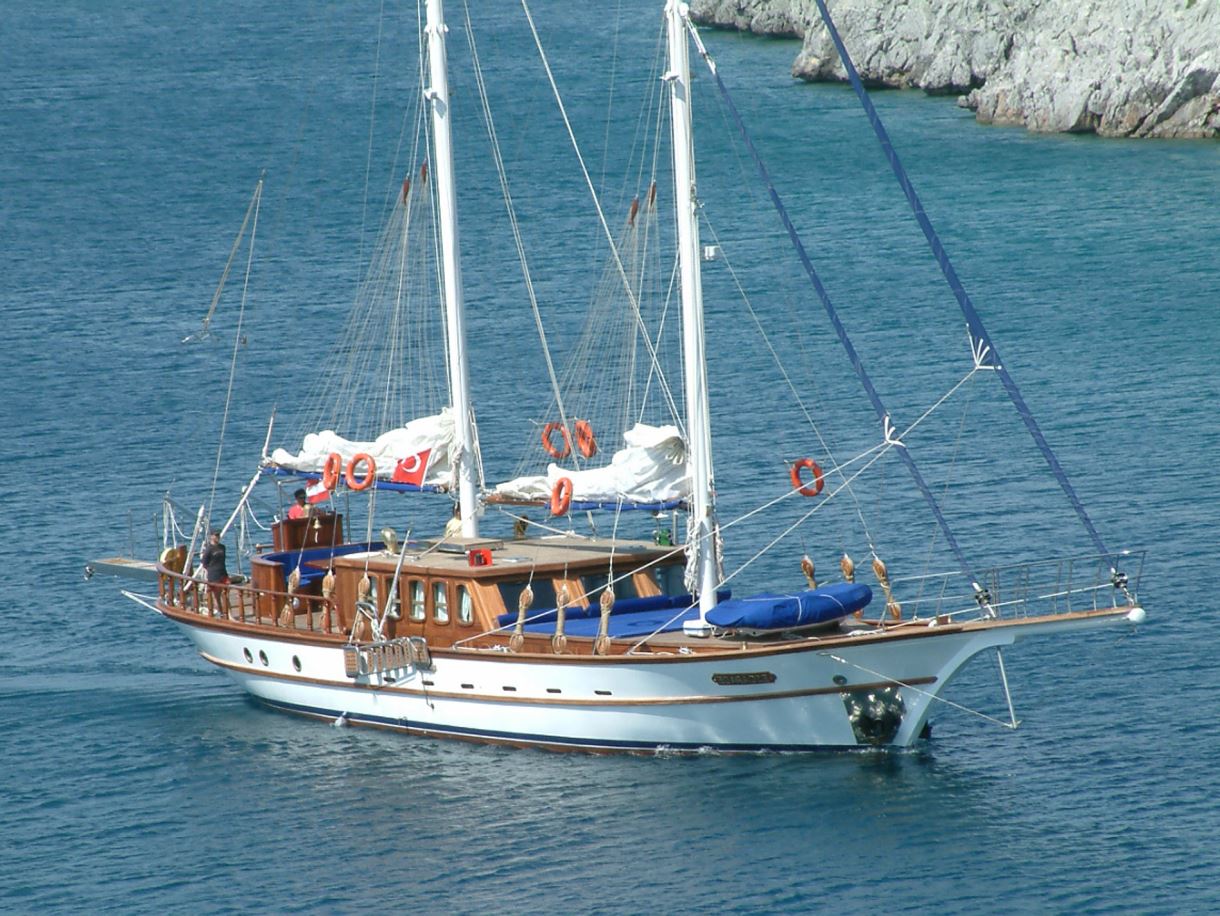 Escapade — exterior