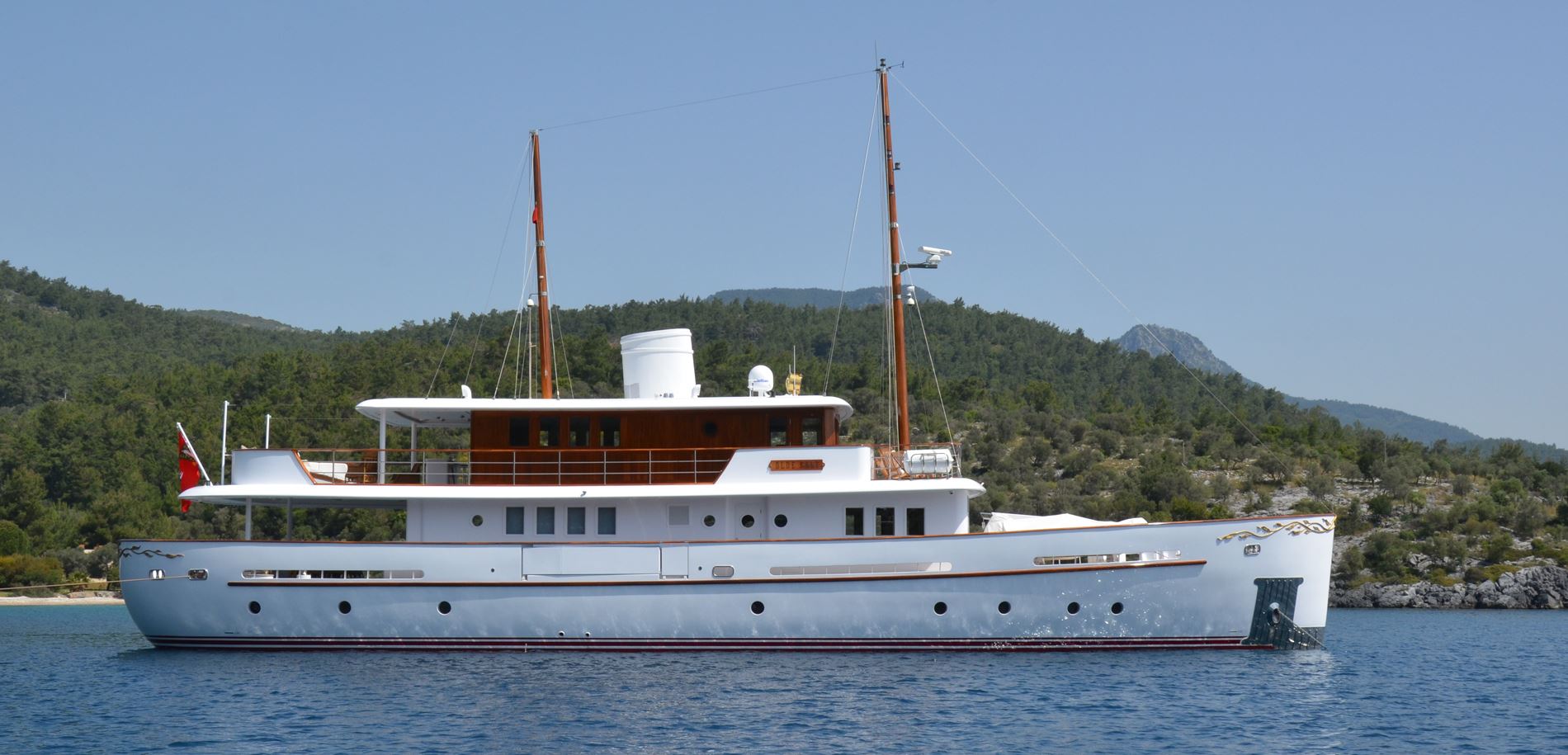 Olde Salt — exterior